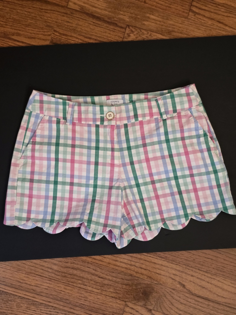 Crown & Ivy Shelby Pink/Green Plaid Scallop Hem Shorts Size 4 Cotton/ Spandex